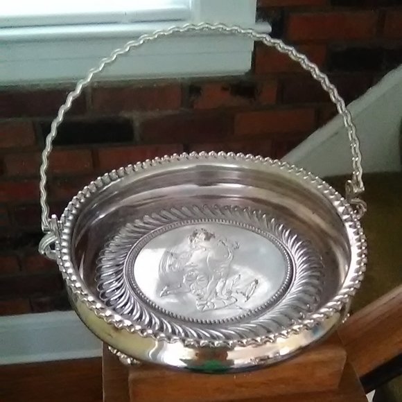 Silverplated Bride's Basket - Picture 2 of 11